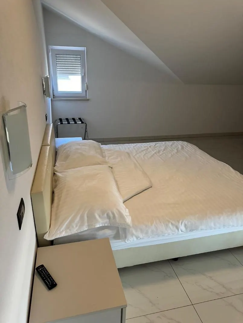 Penthouse Funtana With Pool Apartment
