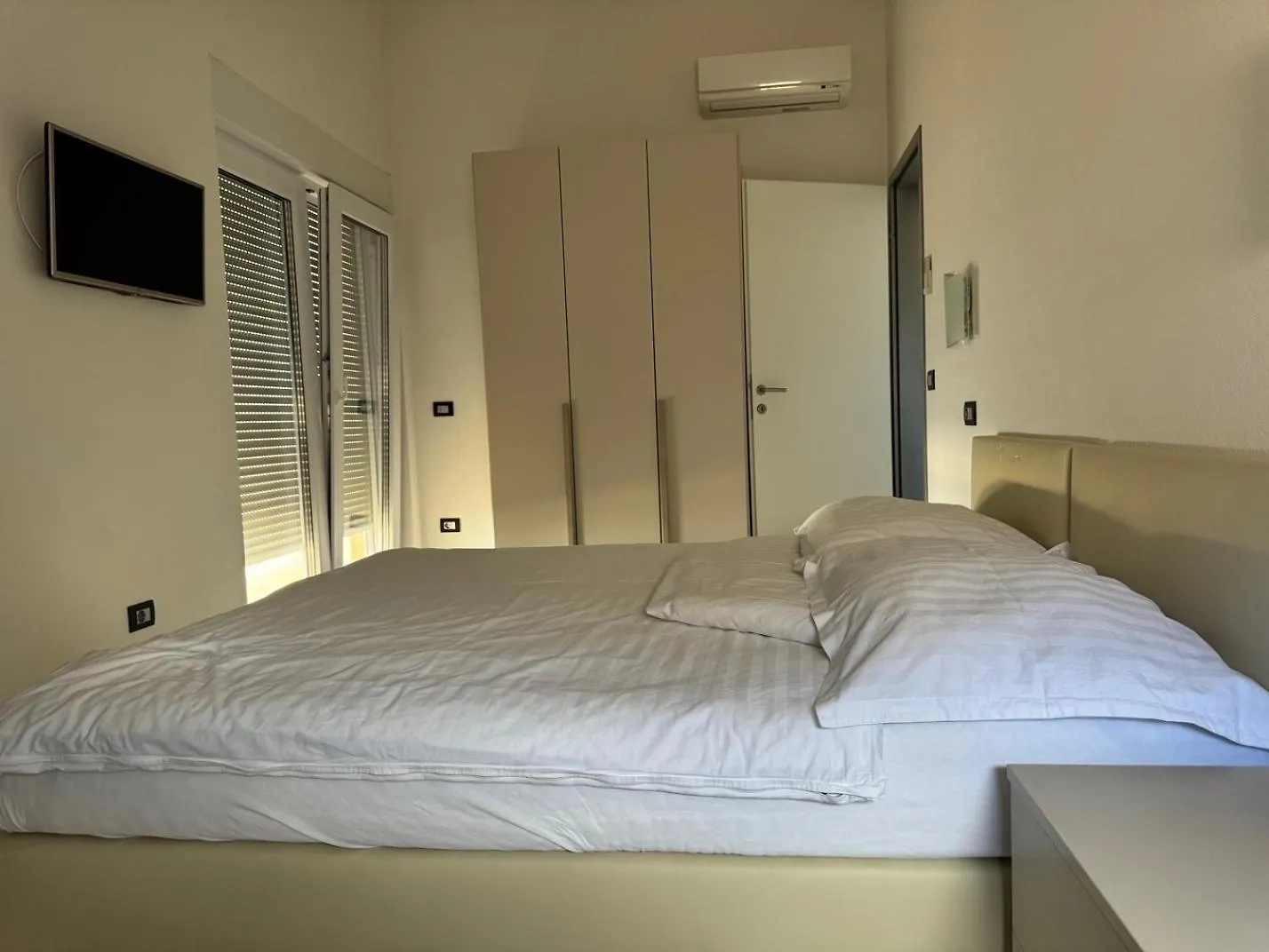 Penthouse Funtana With Pool Apartment